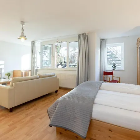 Ferienwohnung Die 1 Im Grunen アパート ティメンドルファー・シュトラント