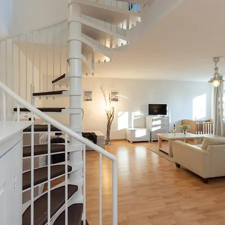 Ferienwohnung Die 1 Im Grunen アパート ティメンドルファー・シュトラント